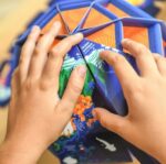 GLOBO PARA CONSTRUIR + 46 ADESIVOS NOSSO PLANETA (8-14 ANOS) Poppik - Image 4